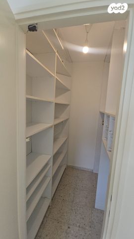 דירה, מנחם בגין 18, נווה גנים, קרית מוצקין