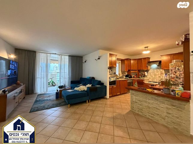 דירה, מנדל מתתיהו 7, רמת גן