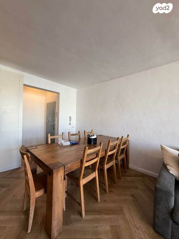 דירה, רעננה