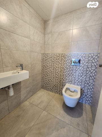 דירה, הרב הרצוג 8, צפון מערב מרכז העיר, נתניה