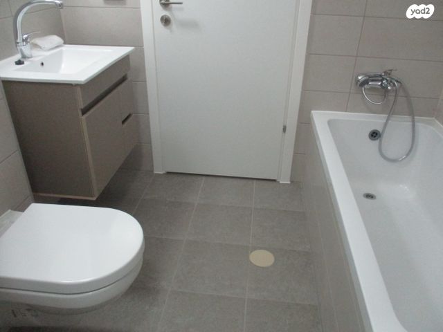 דירה, שדרות אבני החושן 27, כרמי גת, קרית גת