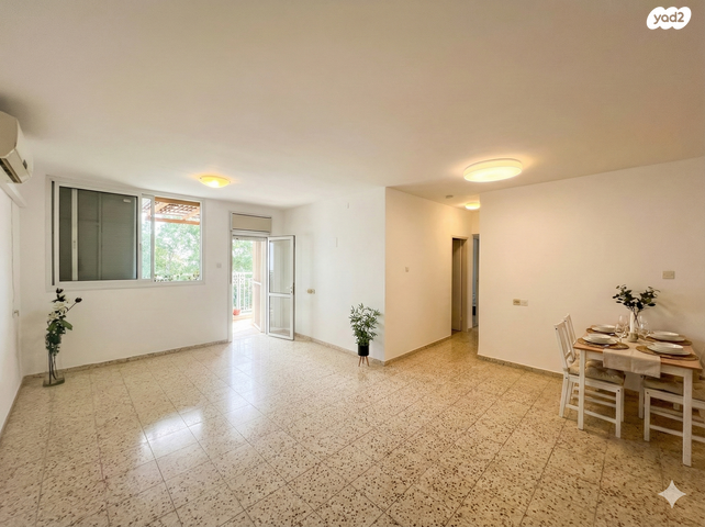 דירה, שיכון המסילה, פרדס חנה כרכור