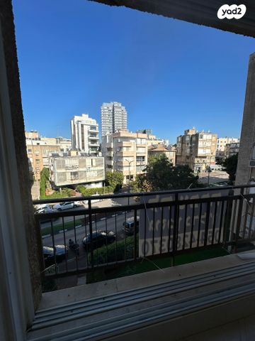 דירה, הרצליה