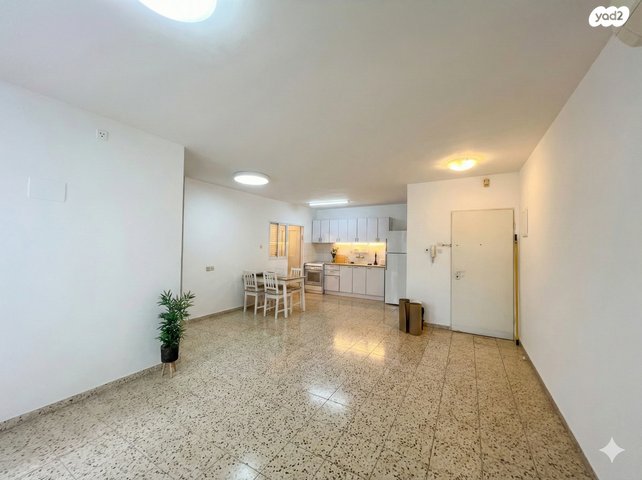 דירה, שיכון המסילה, פרדס חנה כרכור