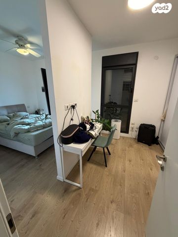 דירה, קניוק יורם, גני שרונה, קרית הממשלה, תל אביב יפו