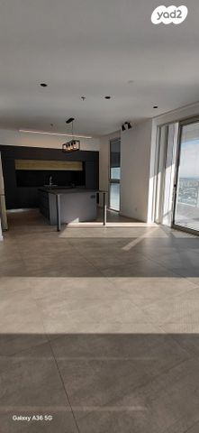 דירה, גרציאני יצחק, גני שרונה, קרית הממשלה, תל אביב יפו