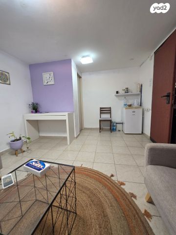 קליניקות, אהרון, מוצקין הותיקה, קרית מוצקין