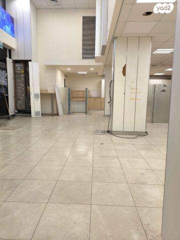 חנויות/ שטח מסחרי