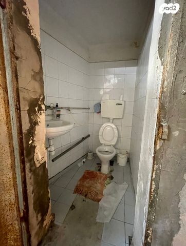 חנויות/ שטח מסחרי, כפר גלעדי, תל אביב יפו