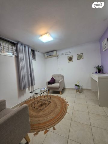 קליניקות, אהרון, מוצקין הותיקה, קרית מוצקין