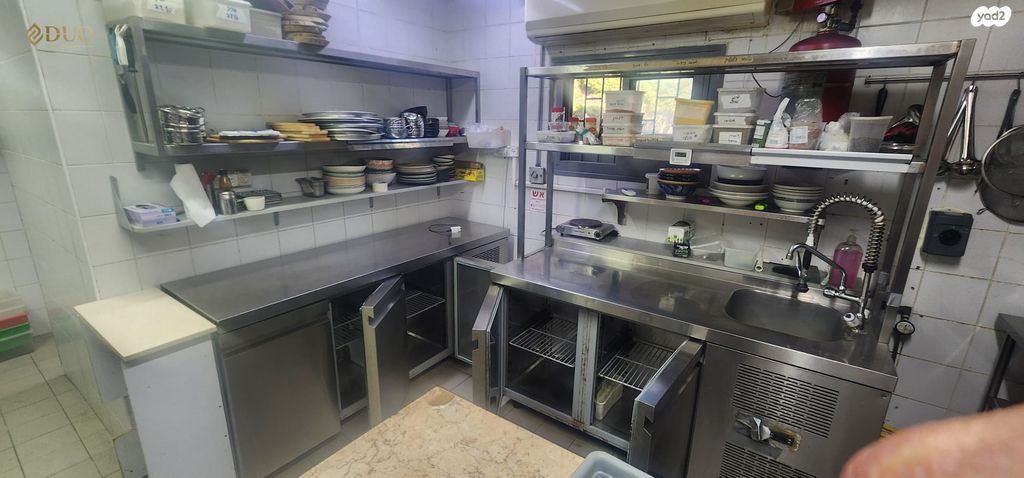 חנויות/ שטח מסחרי, שדרות מוריה, חיפה