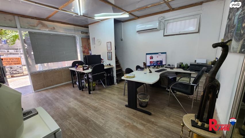 חנויות/ שטח מסחרי, עליית הנוער 21, קרית יוסף, גבעתיים