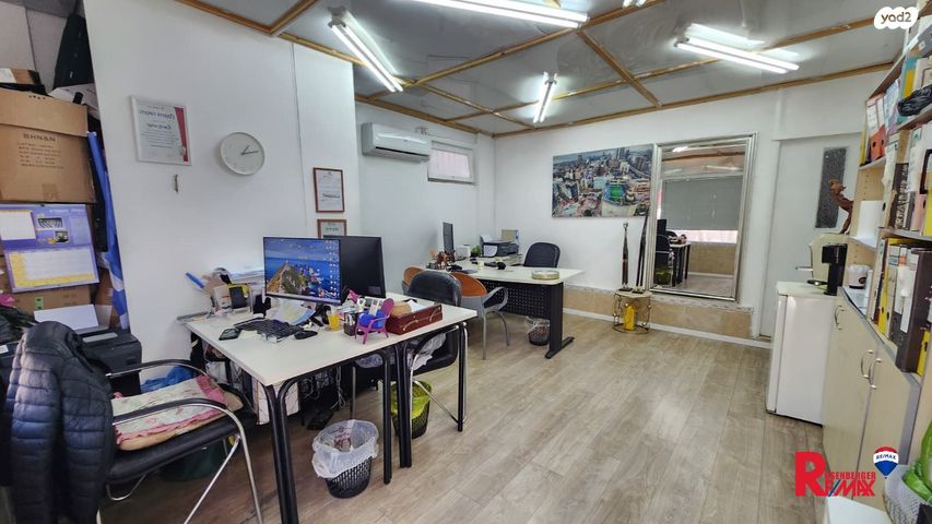 חנויות/ שטח מסחרי, עליית הנוער 21, קרית יוסף, גבעתיים