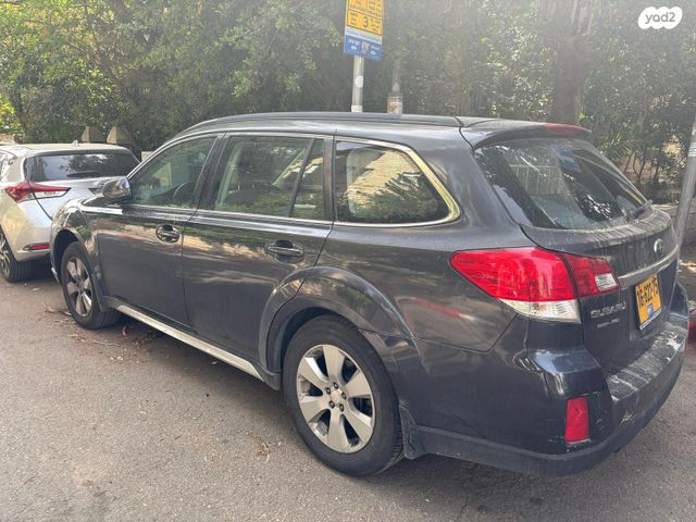 סובארו אאוטבק