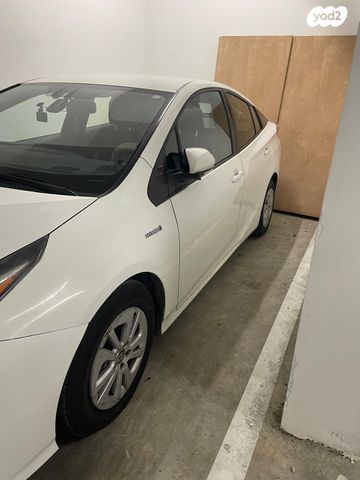 טויוטה פריוס