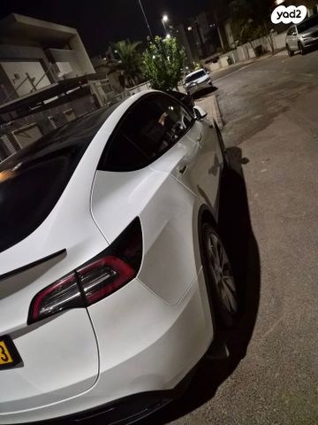 מודעת רכב טסלה מודל Y
