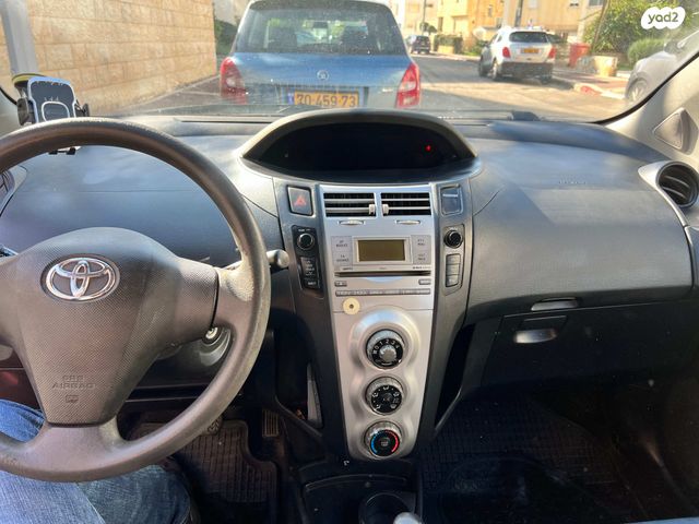 טויוטה יאריס