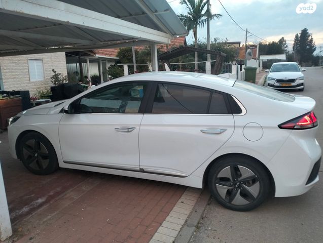 יונדאי איוניק