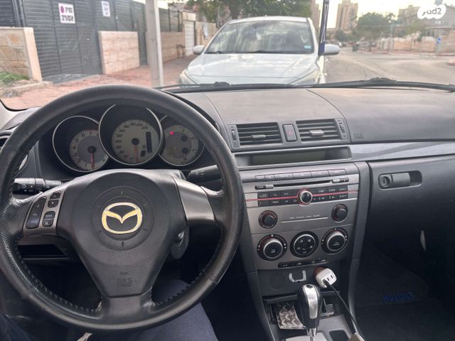 מודעת רכב מאזדה 3