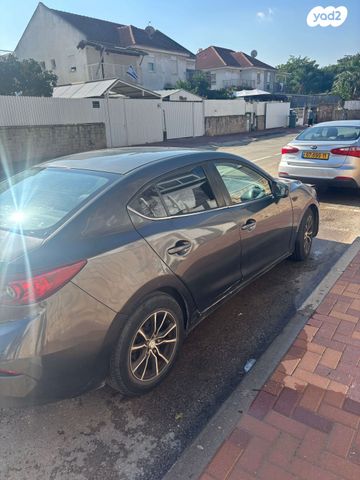 מאזדה 3