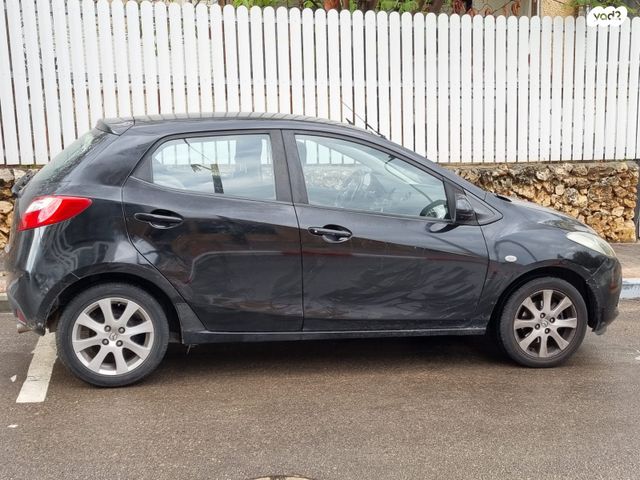 מודעת רכב מאזדה 2