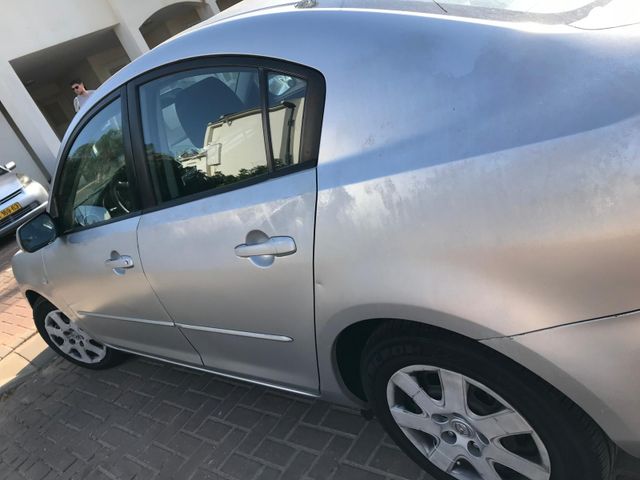 מודעת רכב מאזדה 3