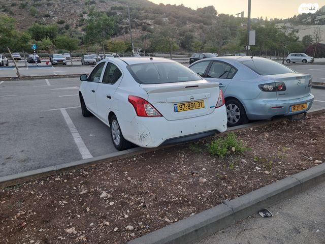 ניסאן אלמרה