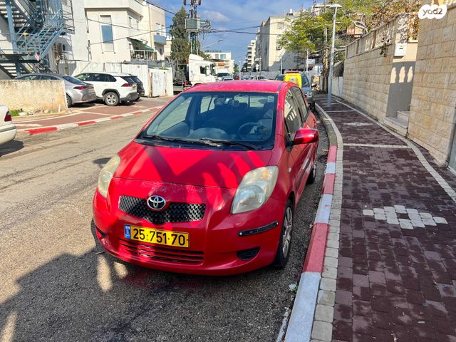 טויוטה יאריס