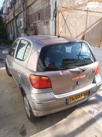 טויוטה יאריס