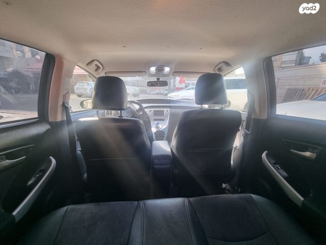 טויוטה פריוס