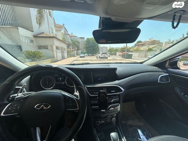 אינפיניטי Q30