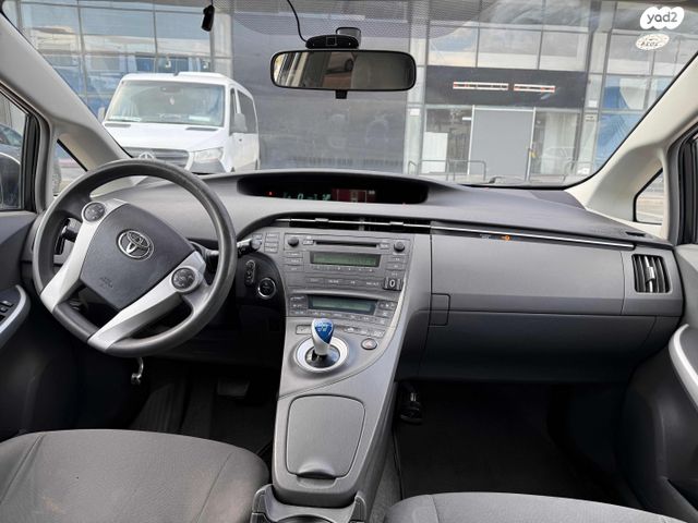 טויוטה פריוס