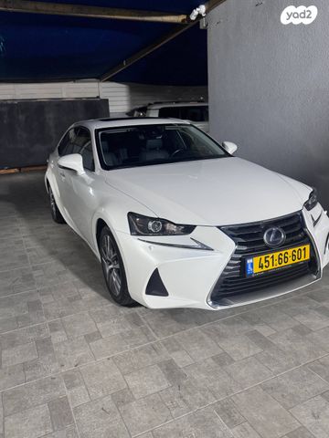 מודעת רכב לקסוס IS