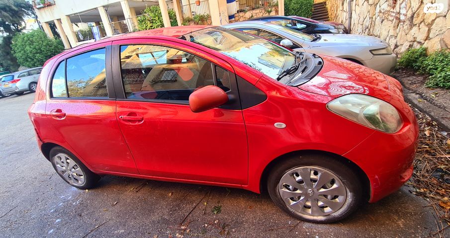 טויוטה יאריס