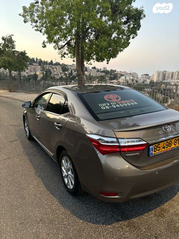 טויוטה קורולה