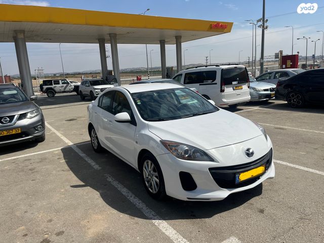 מודעת רכב מאזדה 3