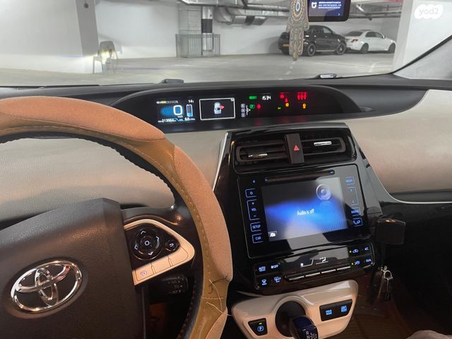 טויוטה פריוס