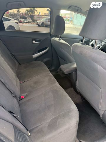 טויוטה פריוס