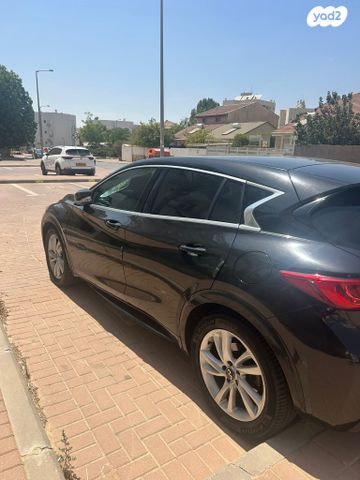 אינפיניטי Q30