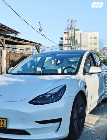 מודעת רכב טסלה מודל 3