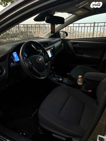 טויוטה קורולה