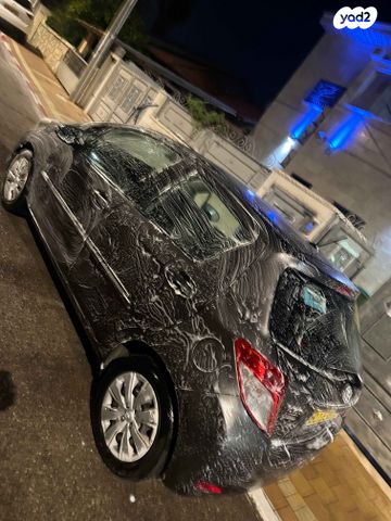 טויוטה יאריס