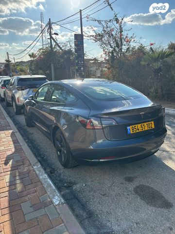 מודעת רכב טסלה מודל 3