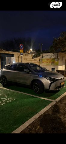 מודעת רכב ג׳ילי Geometry C