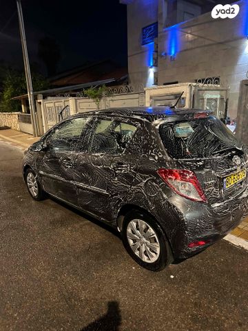 טויוטה יאריס