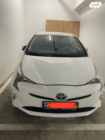 טויוטה פריוס