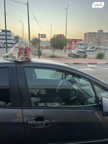 טויוטה יאריס