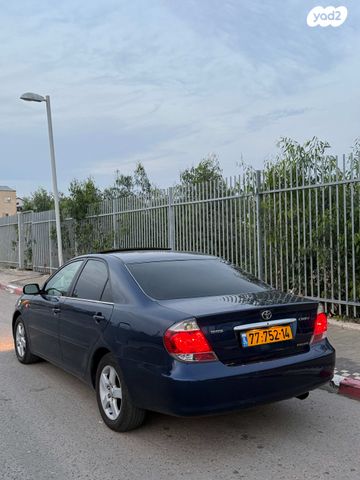 טויוטה קאמרי