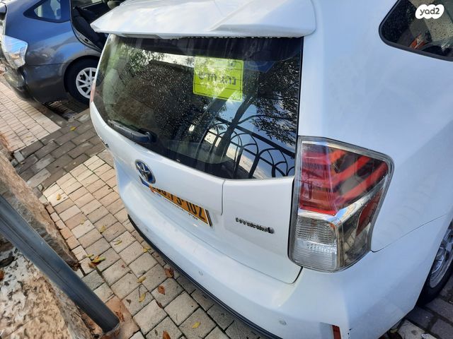 טויוטה פריוס פלוס