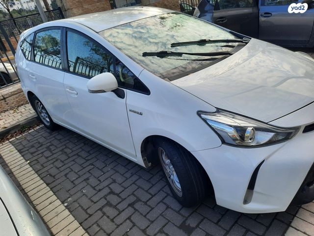 טויוטה פריוס פלוס